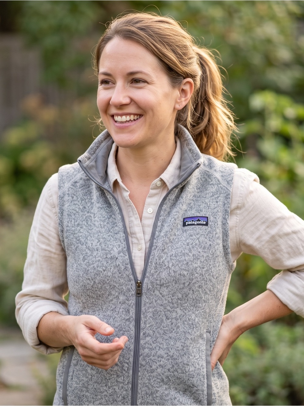 Patagonia Women's Heather Light Gray Fleece Vest w Zipper Pockets NWOT